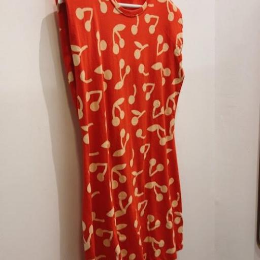 Vestido Red Guinda Compañía Fantástica.  [1]