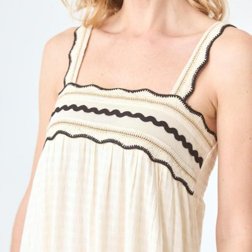 Vestido Nakara Beige Nekane. 