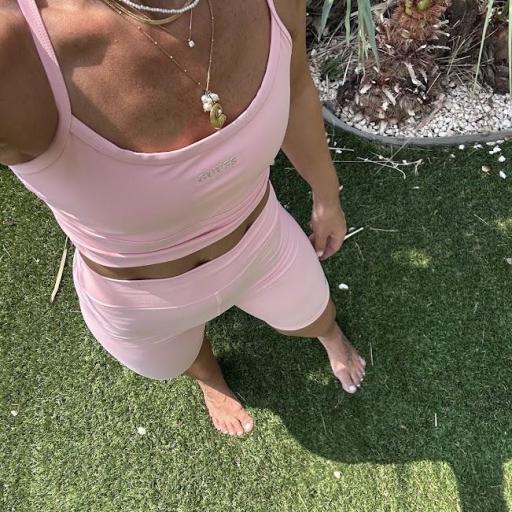 Short gym rosa Guess. [2]
