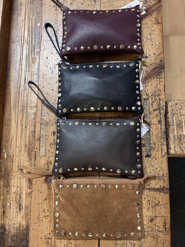 Bolso tachas .