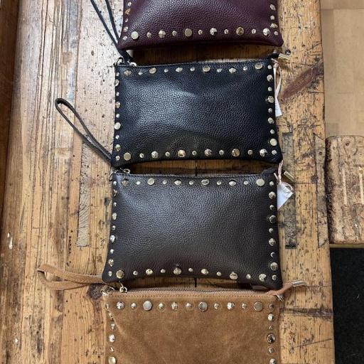 Bolso tachas .