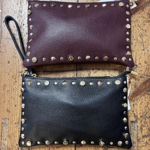 Bolso tachas .  [2]
