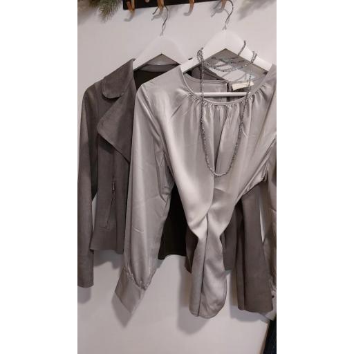 Blusa Gris Freequent. [1]