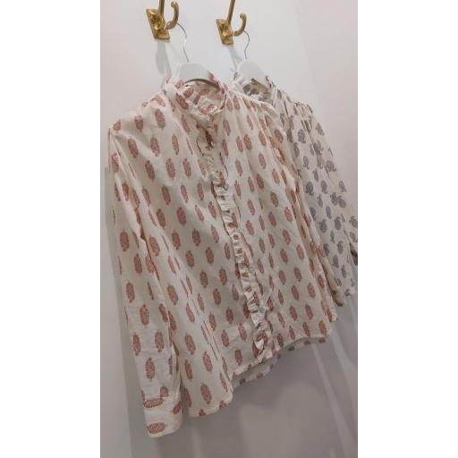 Blusa flores volante. [2]