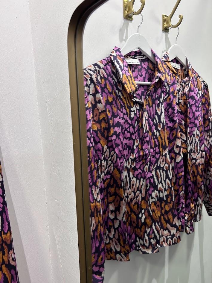 Camisa Estampado animal morado Lola Casademunt.