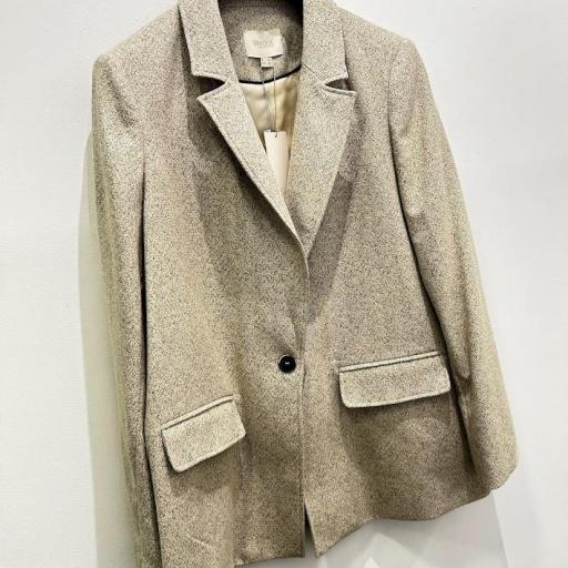 Blazer Julieta Beige Unique. [0]