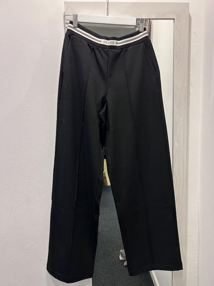 Pantalón deportivo recto Guess.
