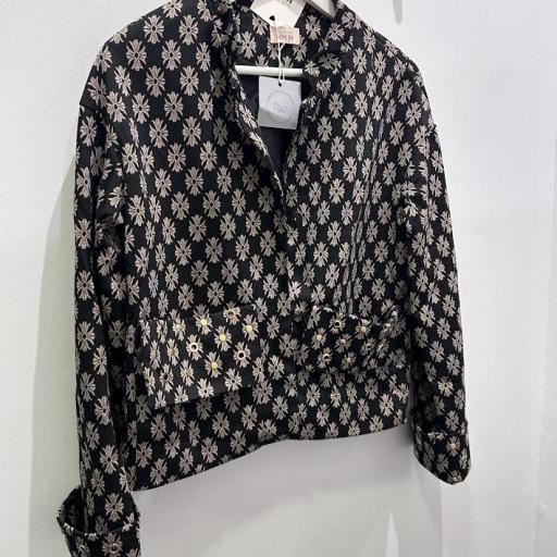 Jaqueta Jacquard Flores Hidraulica.  [1]