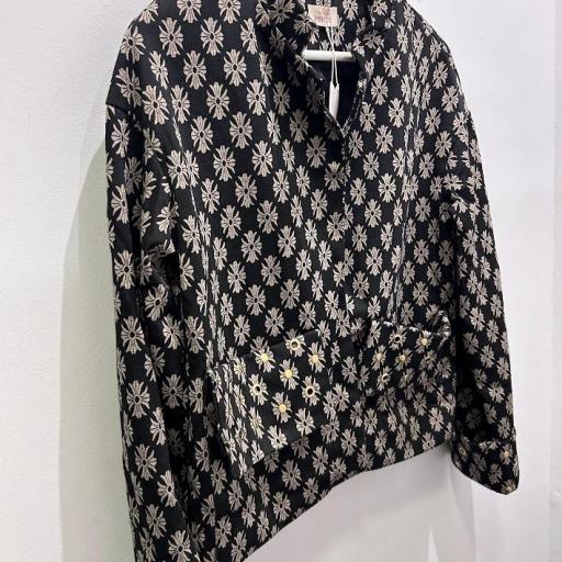 Jaqueta Jacquard Flores Hidraulica.  [2]