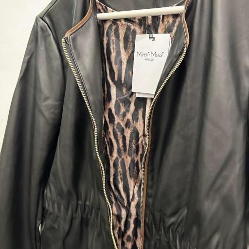 Chaqueta simil piel negra Mimimua.