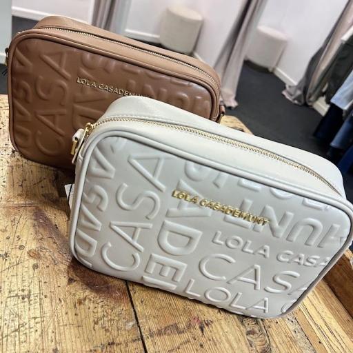 Bolso bandolera básica Lola Casademunt.  [1]
