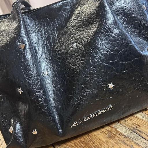 Bolso shopper multitachas negre Lola Casademunt.  [2]