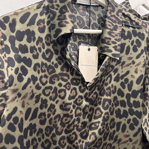 Camisa animal print Lola casademunt. [1]