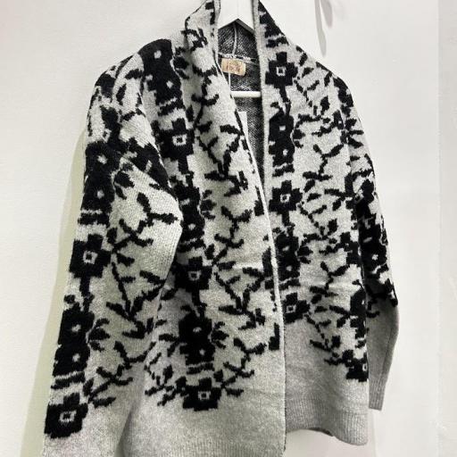 Cárdigan Jacquard Flores Nekane. [3]