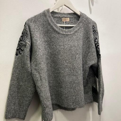 Jersey gris Pailsey Nekane. [1]