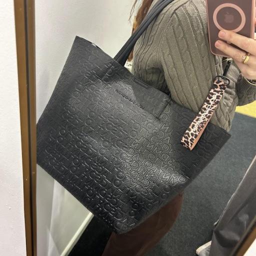 Bolso Shooper Negro OUTLET Lola Casademunt.  [2]