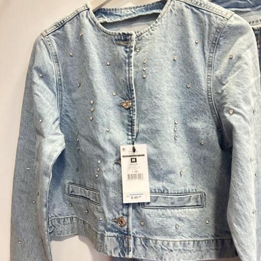 Chaqueta tejana Chanel Strass Tiffosi.  [3]