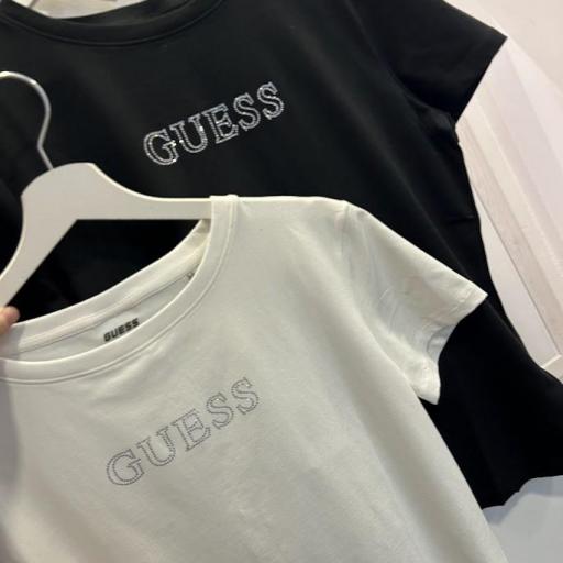 Camiseta Guess Strass.