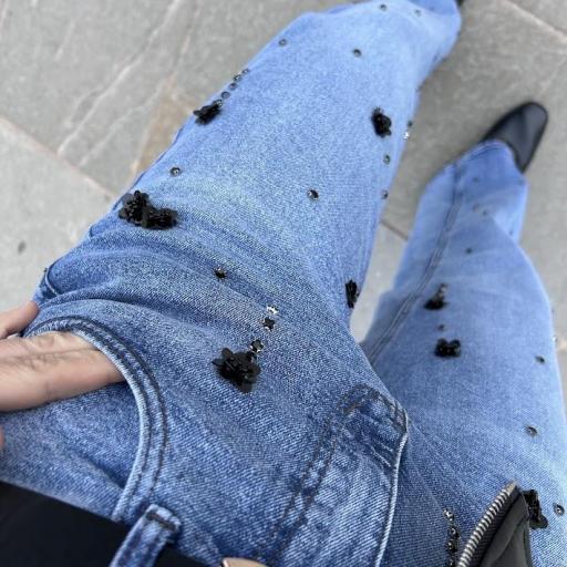 Pantalón tejano flores negras Mimimua [3]