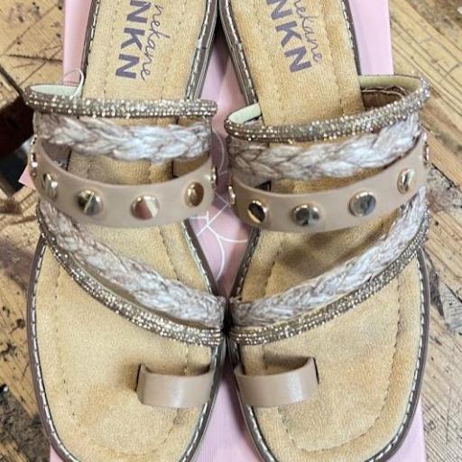 Sandalias Escolecita Nekane. 