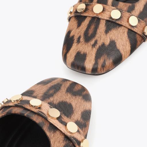 Manoletina animal print Lola Casademunt. [1]