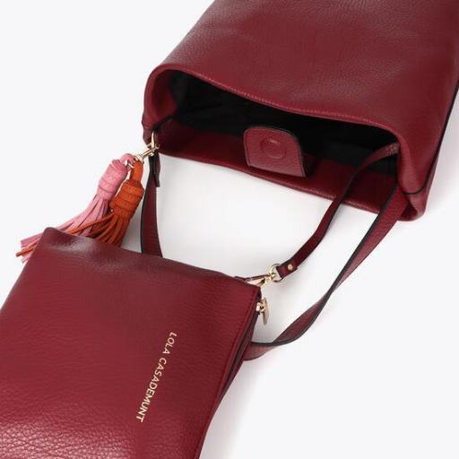 Bolso Burdeos Pompones Lola Casademunt.  [0]