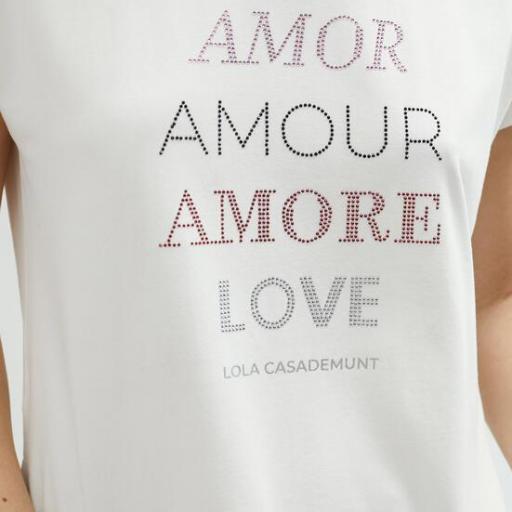 Camiseta sisa Amore Lola Casademunt.  [1]