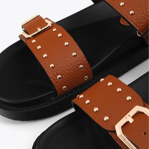 Sandalias camel Lola Casademunt.  [2]