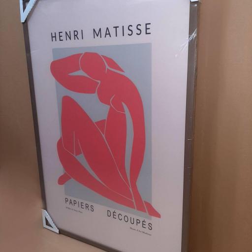 Cuadro con lámina de Henri Matisse Desnudo Azul II, Tono Salmon, Arte Moderno, Marco color Nogal. [2]