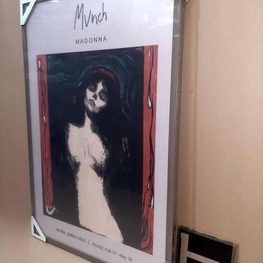 Cuadro con lámina de Edvard Munch Madonna, Expresionismo Galería Nacional de Oslo, Marco color Nogal. [0]