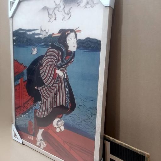 Cuadro con lámina de Geisha Japonesa Zuecos Madera Tradicional, Marco color Robles. [2]