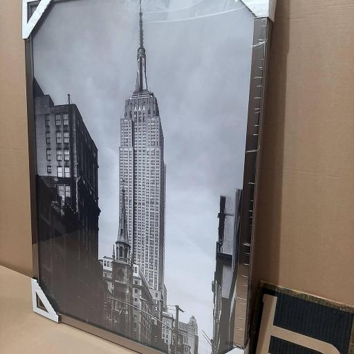 Cuadro con lámina de Nueva York Empire State Building, Fotografía Blanco y Negro, Marco color Níquel. [2]