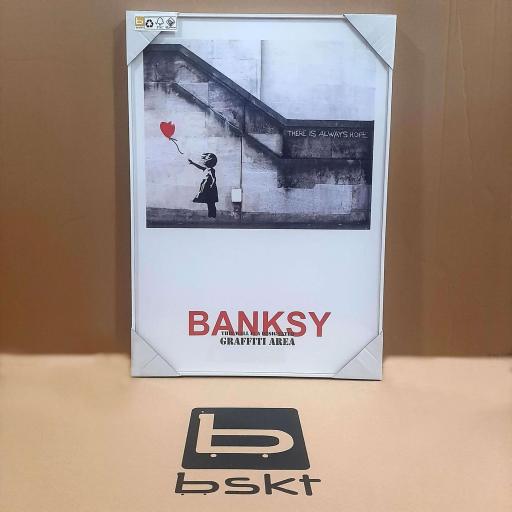 vista frontal Banksy marco madera blanco [2]