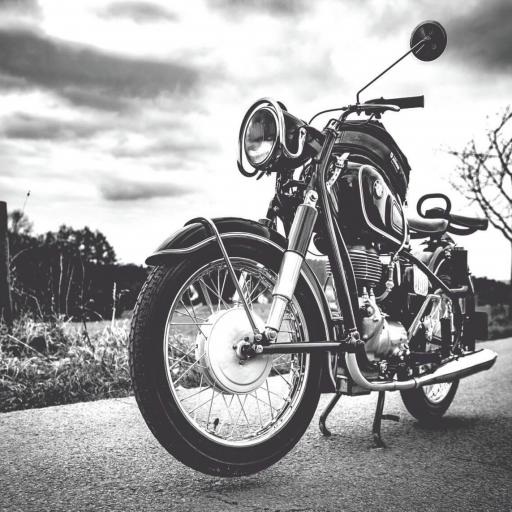 Cuadro en lienzo fotografía blanco y negro, motocicleta BMW vintage.