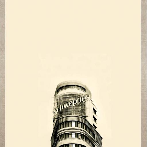 Cuadro con lámina de Fotografía Edificio Carrion Gran Via Callao, Tono Sepia, Marco color Roble. 