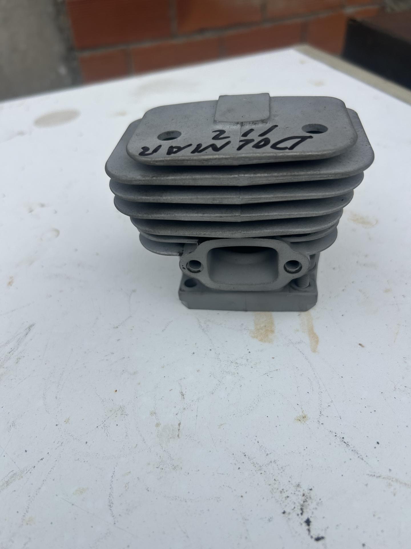 Cilindro y piston DOLMAR 112