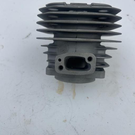 Cilindro y piston HUSQVARNA 61 [1]