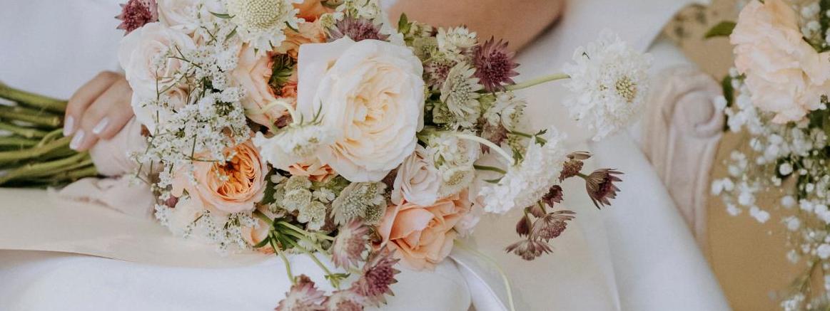 Cómo elegir el ramo de novia perfecto según tu estilo y vestido