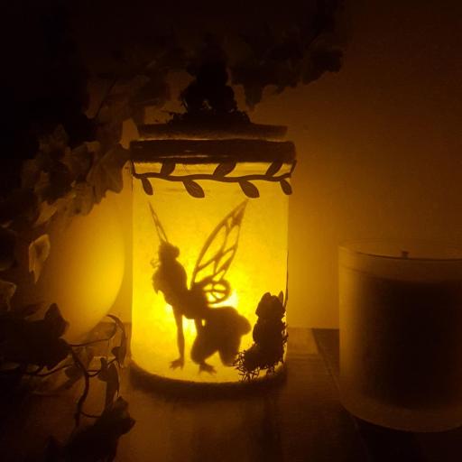 Lampara quitamiedos de Campanilla capturada en un tarro. Luz decorativa. Producto artesanal [1]