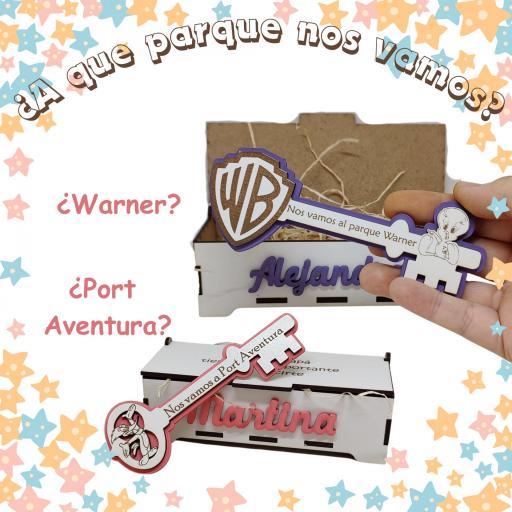 Llave de madera personalizada, regalo sorpresa para anunciar un viaje a parque de atracciones. Tarjeta de regalo  [2]