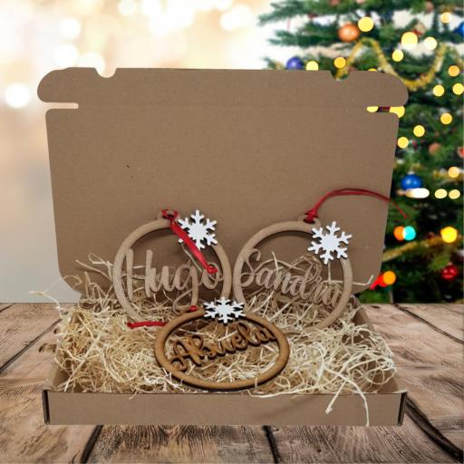 Bolas de navidad personalizadas de madera. Producto artesanal [2]