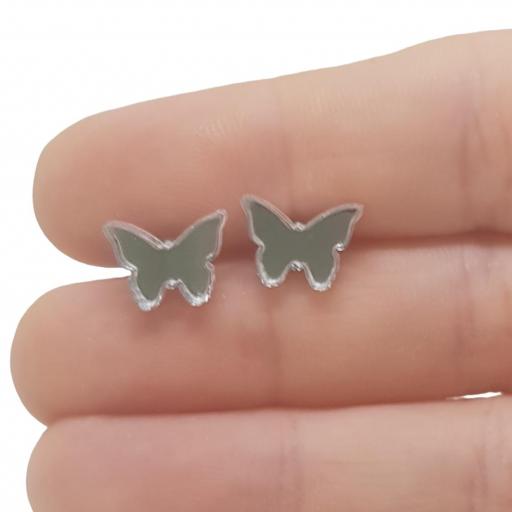 Pendientes mariposa de botón. Sencillos y elegantes a la vez para usar en cualquier momento. [1]