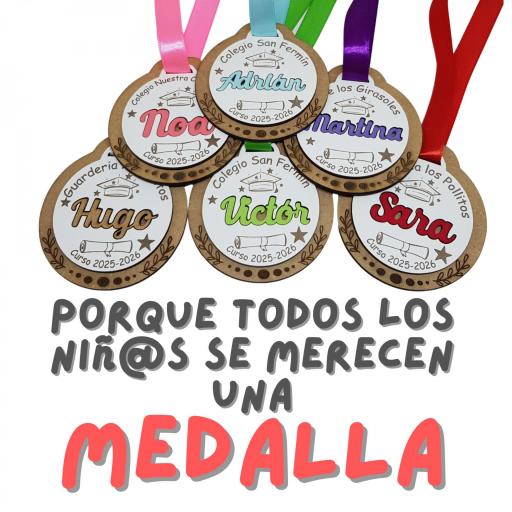 Medallas Fin de Curso Personalizadas de madera. Regalo original con el nombre de los niños. [3]