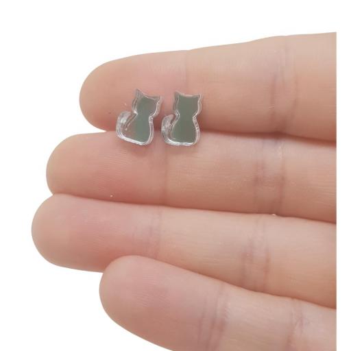 Pendientes gatitos de botón. Sencillos y elegantes a la vez para usar en cualquier momento. [1]