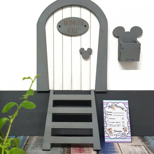 Puerta Ratoncito Pérez blanca y gris personalizada o sin personalizar con escalera, buzón y cartas. Producto artesanal [2]