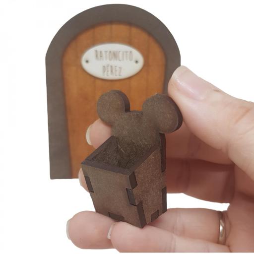 Puerta Ratoncito Pérez de madera personalizada o sin personalizar con escalera, buzón y cartas. Producto artesanal [1]