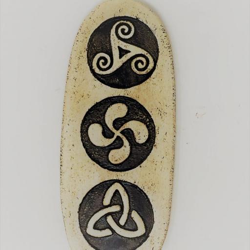 Petroglifo tres en uno  [2]