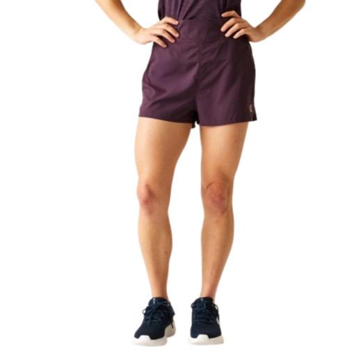 DARE2B OFF TRAIL SHORT. DWJ625 Deep Plum .  Pantalones cortos todoterreno para mujer.