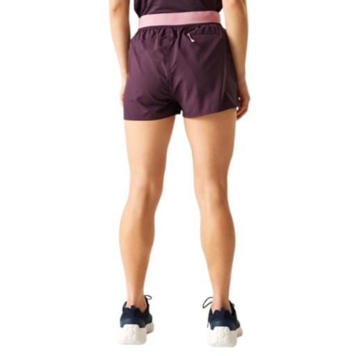 DARE2B OFF TRAIL SHORT. DWJ625 Deep Plum .  Pantalones cortos todoterreno para mujer. [1]