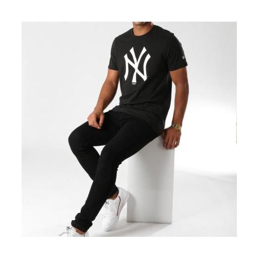 .New Era - Tee shirt Team Logo New York Yankees.  [1]